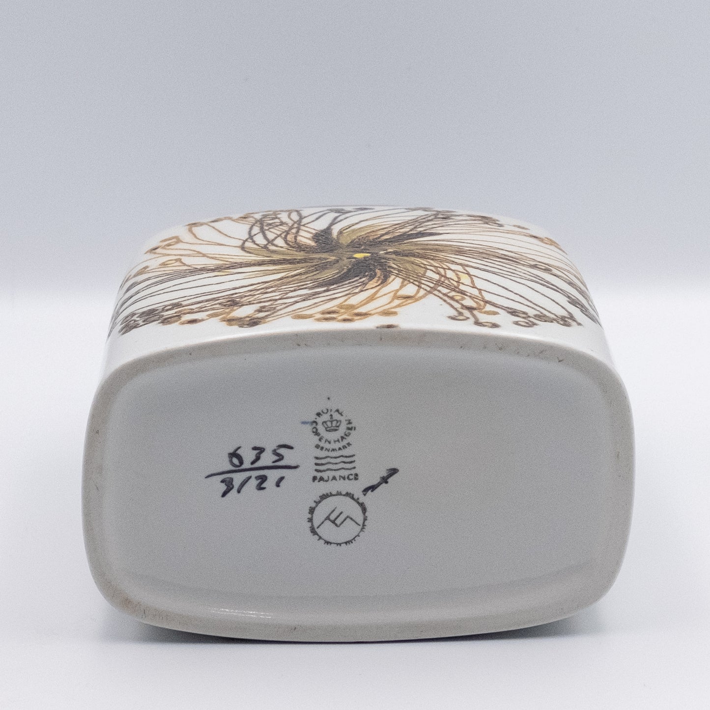 スクエアベース|ロイヤルコペンハーゲン Royal Copenhagen|バッカ Baca|Ellen Malmer